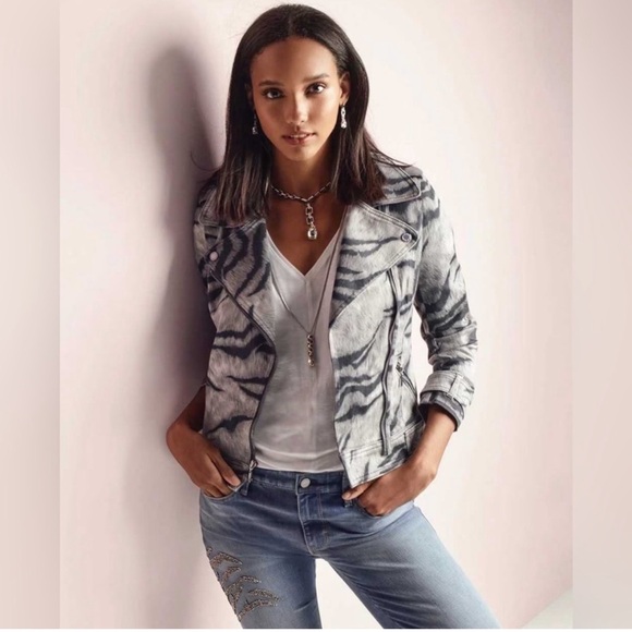 White House Black Market Jackets & Blazers - White House Black Market Whte Tiger Animal Printed Denim Moto Jacket Blazer Sz 8